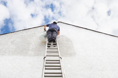 Peinture extérieure à Azelot — façades et ravalement