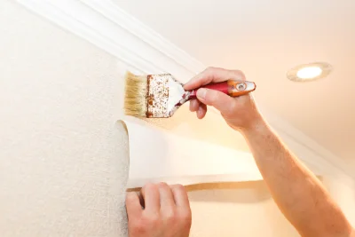 Pose de papier peint à Azelot — revêtements muraux et toiles de verre